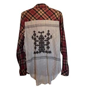 Gimmicks BKE Plaid Button Up Long Sleeve Top Beaded Needle Point Embroidery M